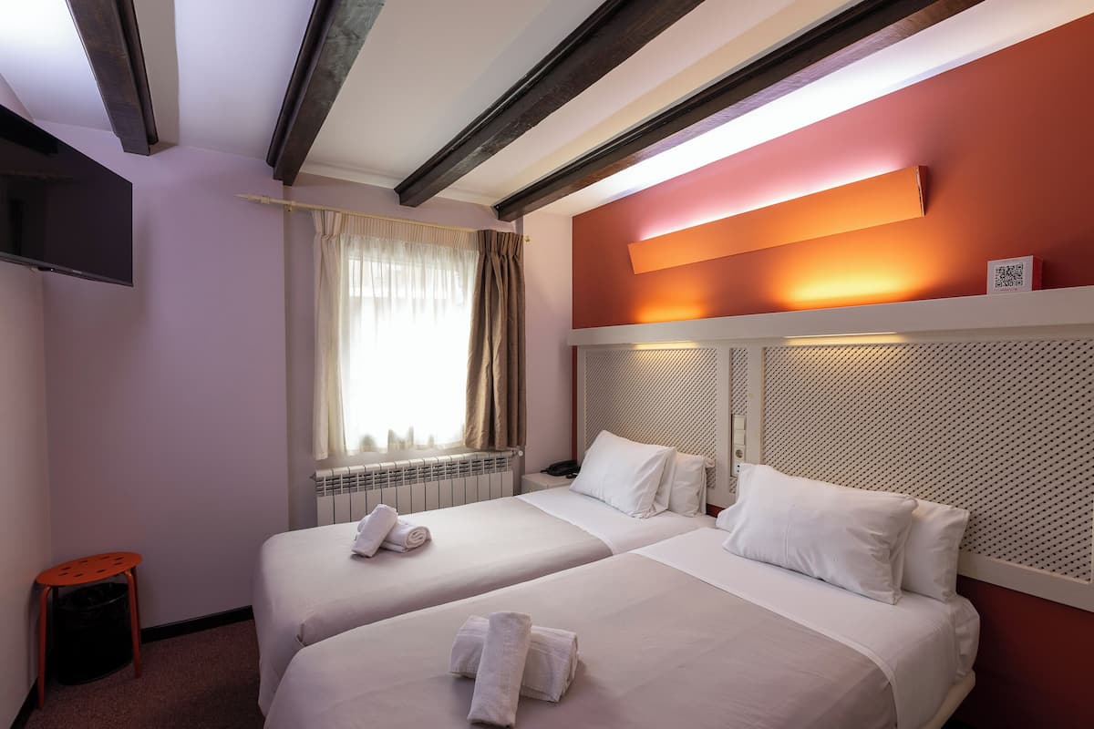 In-room safe, free WiFi