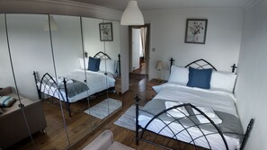 5 bedrooms, iron/ironing board, free WiFi, bed sheets