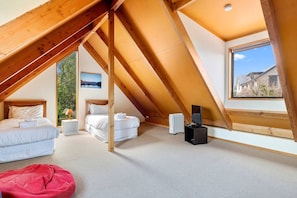 3 bedrooms, iron/ironing board, travel cot, free WiFi
