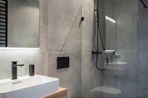 Superior Chalet, Mountain View | Bathroom