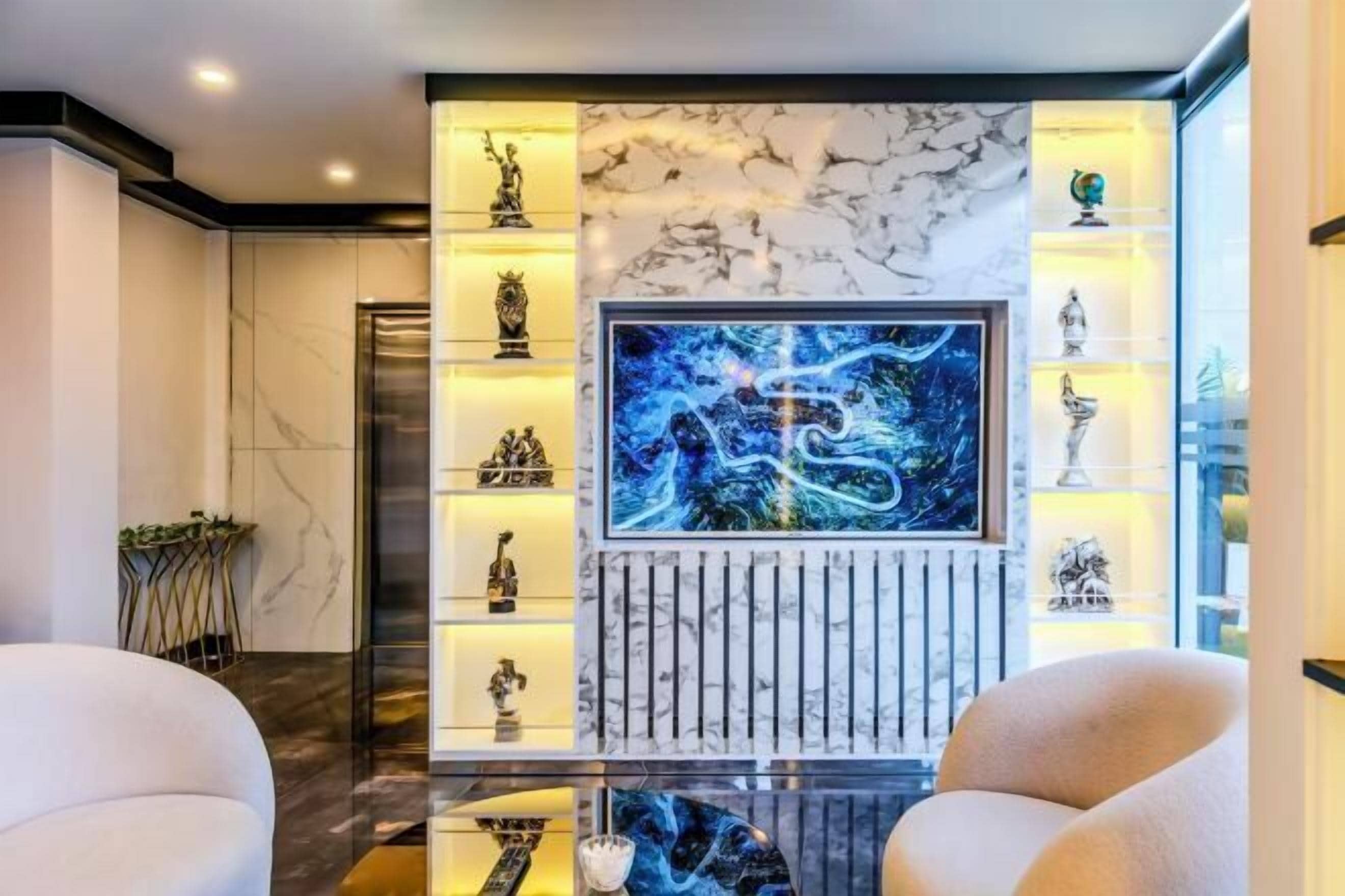 المنشأة من الداخل