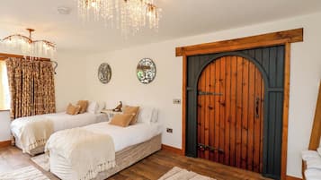 4 bedrooms, individually decorated, individually furnished, free WiFi