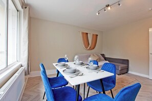 Apartment | Living area | Flat-screen TV - Imperial Leinster Garden Apartment (London)