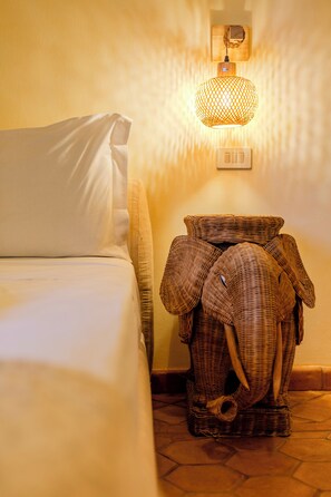 5 bedrooms, iron/ironing board, free WiFi, bed sheets