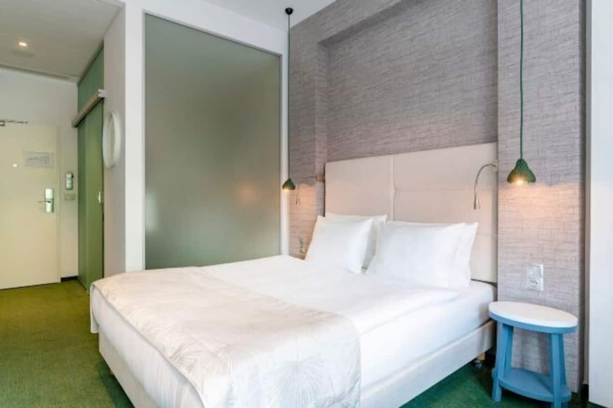 Cots/infant beds