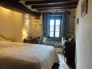 4 soverom, strykejern/-brett, wi-fi og sengetøy