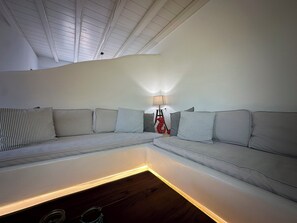 Deluxe Studio, Garden View | Free WiFi