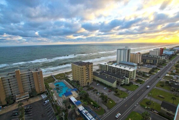 Gulf Coast panorama - Crystal Towers 609, Corner Unit Your Perfect Beach Getaway Awaits You! (Gulf Shores)