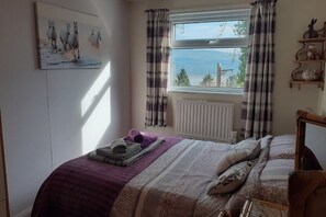 2 Schlafzimmer, Bügeleisen/Bügelbrett, Bettwäsche
