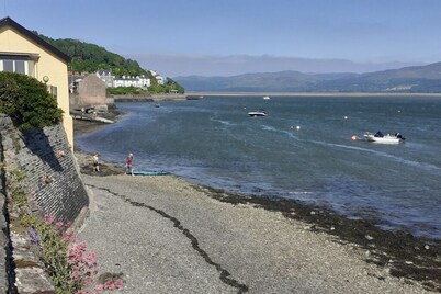 Caban Dyfi – A tranquil, dog-friendly woodland escape near Aberdovey,  Wales