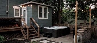 FarnamFieldhouse+HotTub+EpicGameRoom+FirePit+Mural