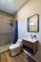 Apartment (#07) | Bathroom | Free toiletries, towels, soap, shampoo
