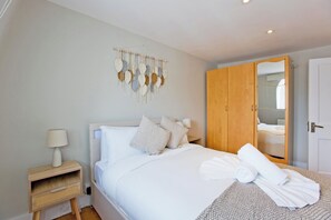 Apartment | 2 bedrooms, iron/ironing board, free WiFi - Imperial Hogarth Road Apartment (London)