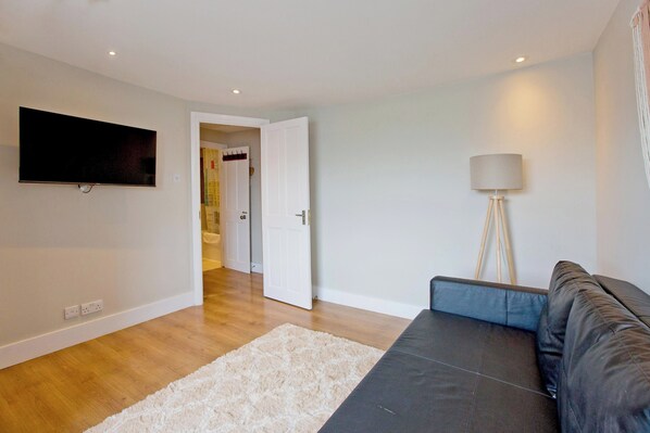 Apartment | Living area - Imperial Hogarth Road Apartment (London)