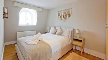 Apartment | 2 bedrooms, iron/ironing board, free WiFi