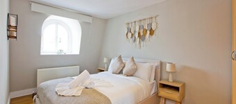 Imperial Hogarth Road Apartment
