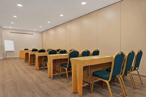 Meeting facility - Ramada by Wyndham Valencia Almussafes (Ribera Baixa)
