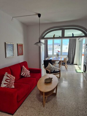 Smart TV - Ocean Terrace Quarries. (Las Palmas de Gran Canaria)