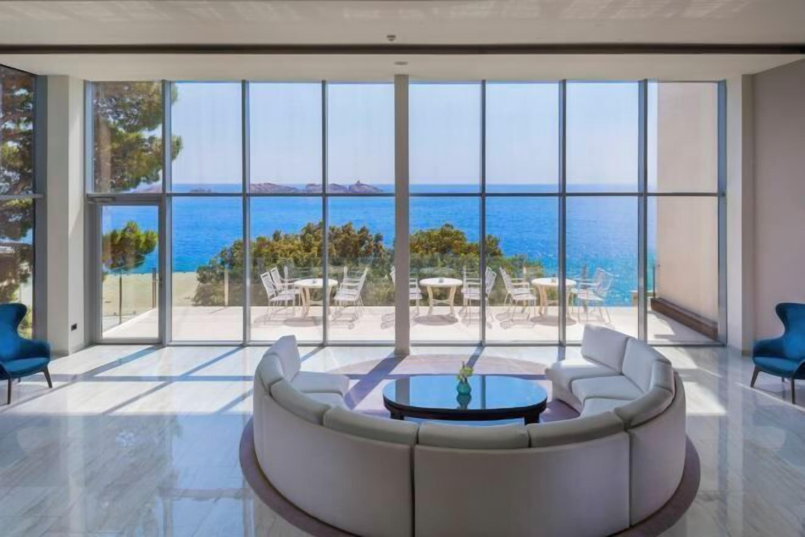 ロビーラウンジ