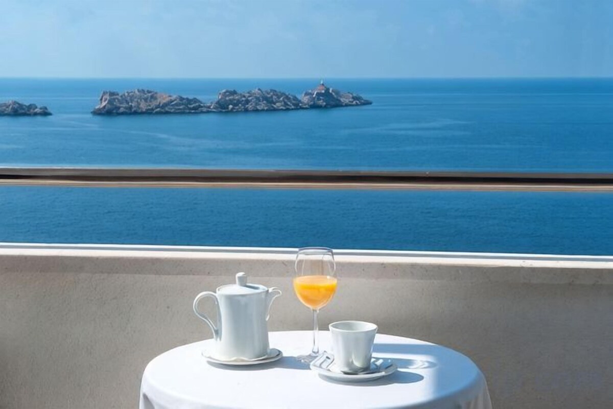 Royal Executive Sea View Room With Balcony