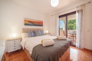 4 soverom, strykejern/-brett, wi-fi (inkludert) og sengetøy