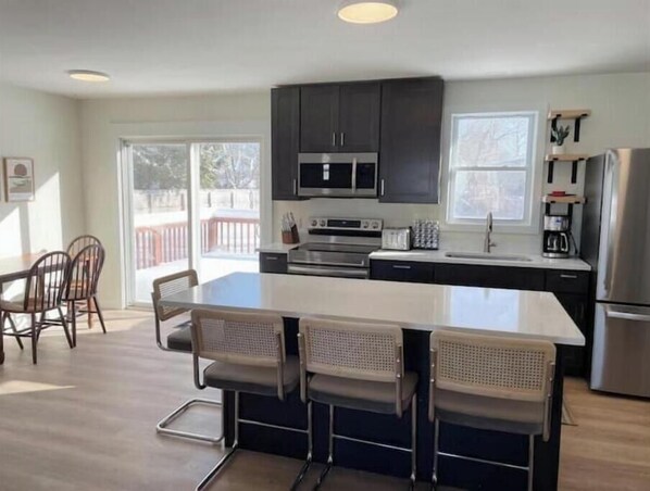 Private kitchen - Chic & Central Home - near BTV! (South Burlington)