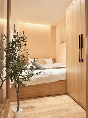 Basic Apartment, City View