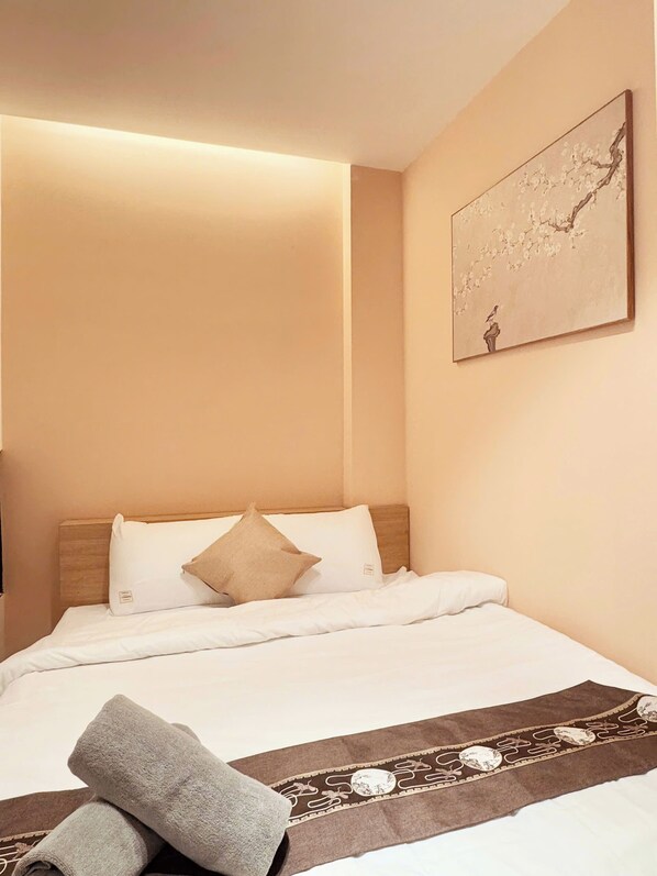 Basic Apartment, City View