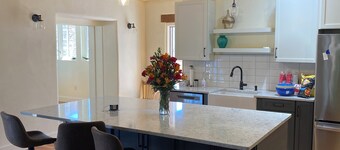 Tremendous 2-bedroom apartment overlooking the Historic Plaza