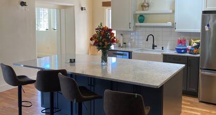 Tremendous 2-bedroom apartment overlooking the Historic Plaza