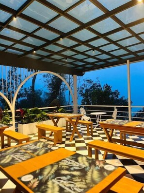Rooftop terrace - Roots Munnar (Devikolam)