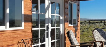 Elegant and peaceful cabin on the Clark's Fork of the Yellowstone river!