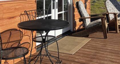 Elegant and peaceful cabin on the Clark's Fork of the Yellowstone river!