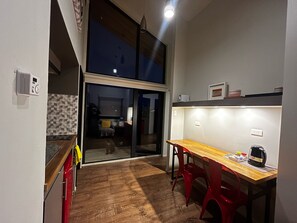Cabane Standard, 1 chambre, animaux de compagnie acceptés, vue montagne | Coin séjour