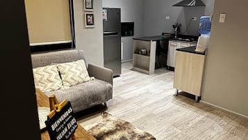 Panoramic Cabin, 1 Double Bed with Sofa bed, Pets allowed, Mountain View | Private kitchen | Paper towels