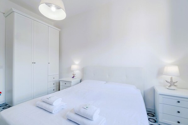 2 bedrooms