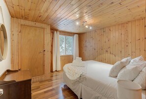 5 bedrooms, iron/ironing board, travel cot, free WiFi