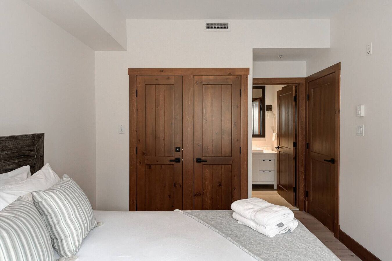 1 bedroom, iron/ironing board, travel crib, free WiFi