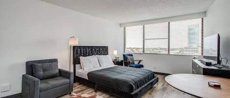 1 Schlafzimmer, Schreibtisch, WLAN, Bettwäsche