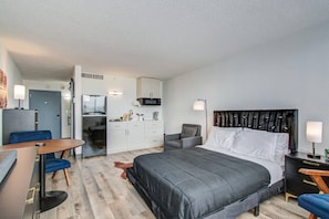 1 bedroom, desk, WiFi, bed sheets
