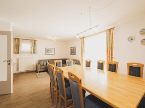 Chalet Deluxe, vistas a la montaña | Servicio de comidas en la habitación