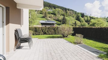 Deluxe Chalet, Mountain View | Pemandangan taman