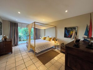 4 chambres, fer et planche à repasser, Wi-Fi, draps fournis