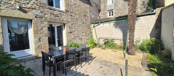 Peaceful house with private outdoor space