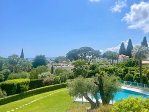 Pool - Cozy flat with terrace and swimming pool in Cannes (Cannes)