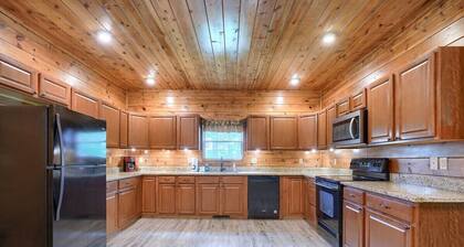 Timber View | Hocking Hills, Pool, Lodge, Pets