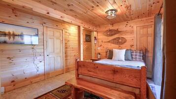 2 bedrooms, WiFi (free), bed sheets