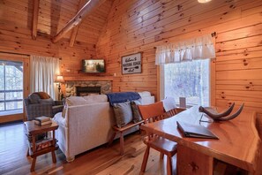 TV, peis og DVD-spiller