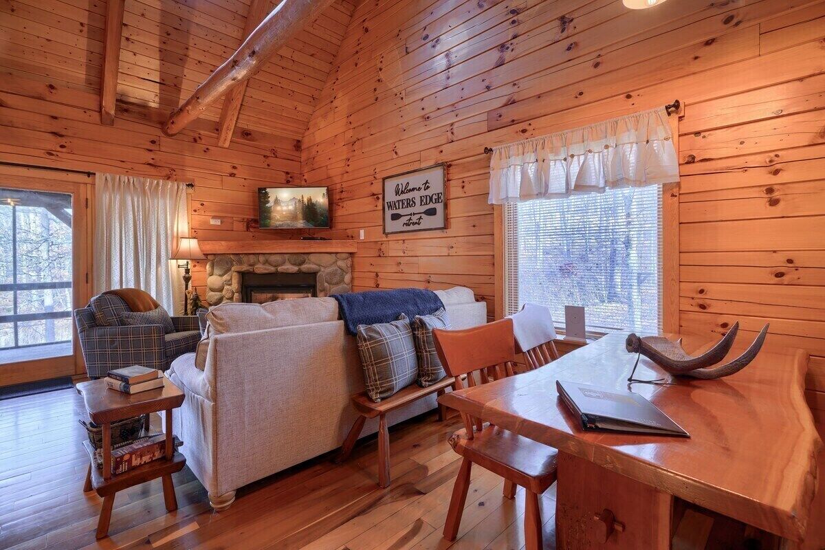 TV, fireplace, DVD player