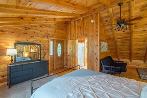 4 bedrooms, free WiFi, bed sheets